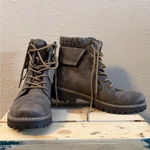 Cliffs by White Mountain Lace up Boots | size 9